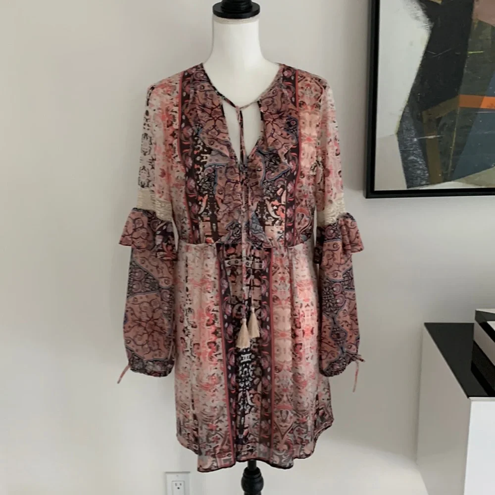 Bebe baby doll dress pink, cream, tan. Size M - Picture 1 of 7